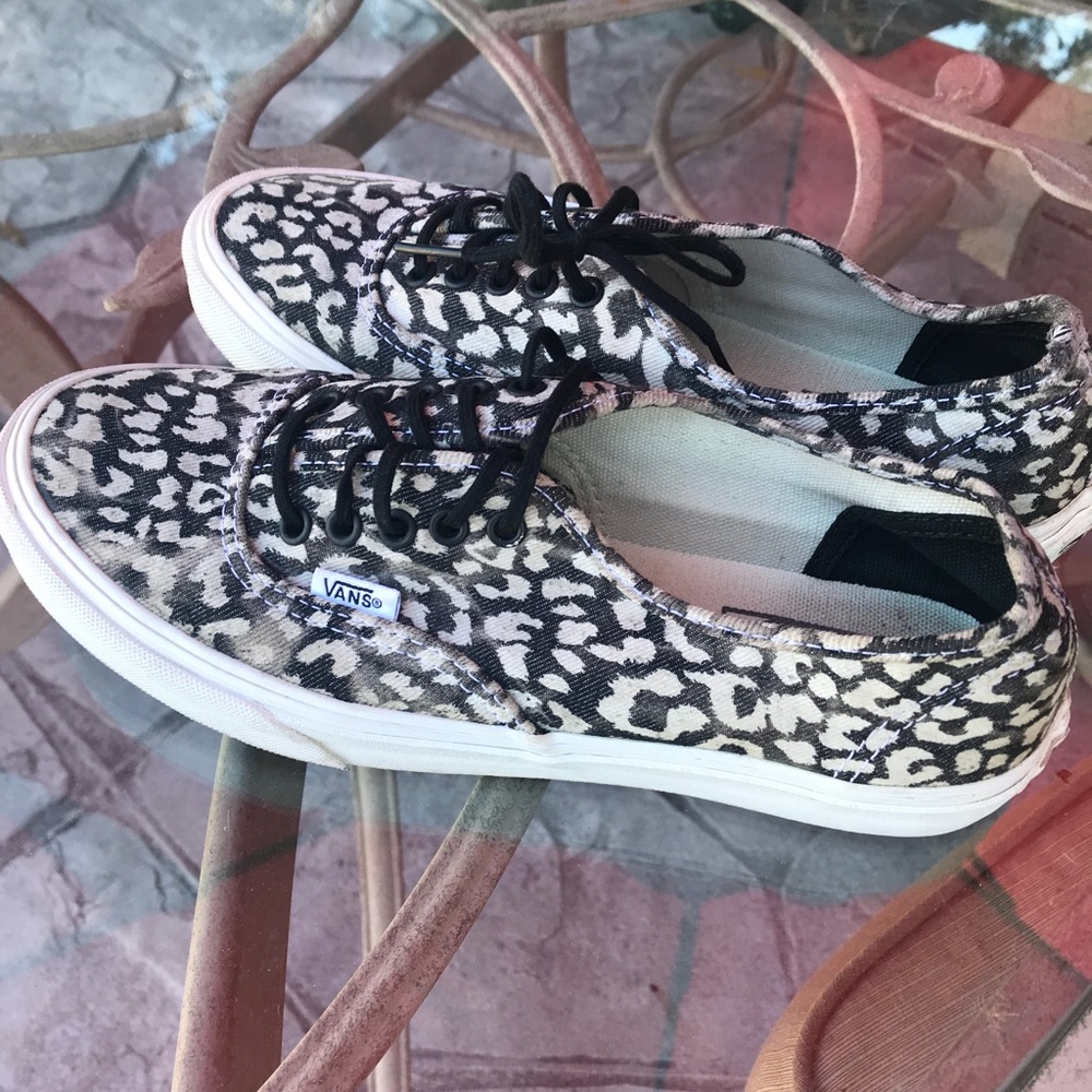 Leopard Vans